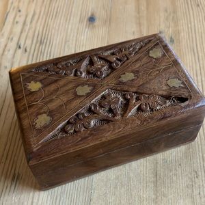 India Trinket Box Wooden Carved Brass Inlay 4x2.75x2.5 inches